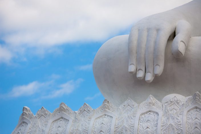 White buddha statue – Phra That Maeyen temple, Thailand